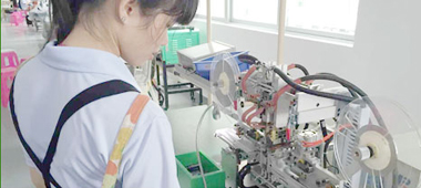 11年專注于鋰電池和配套產(chǎn)品的研發(fā)、生產(chǎn)、銷售 11年專注于鋰電池和配套產(chǎn)品的研發(fā)、生產(chǎn)、銷售